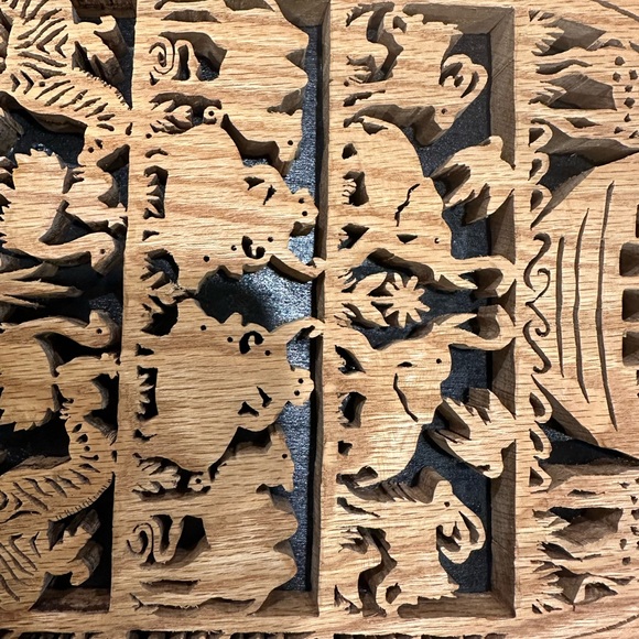 Hand Carved Noah’s Ark plaque - Picture 7 of 9